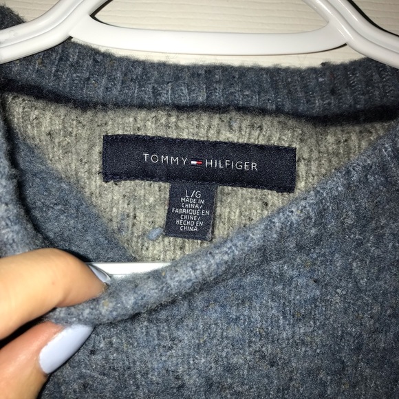 Tommy Hilfiger Sweaters - Tommy Hilfiger sweater